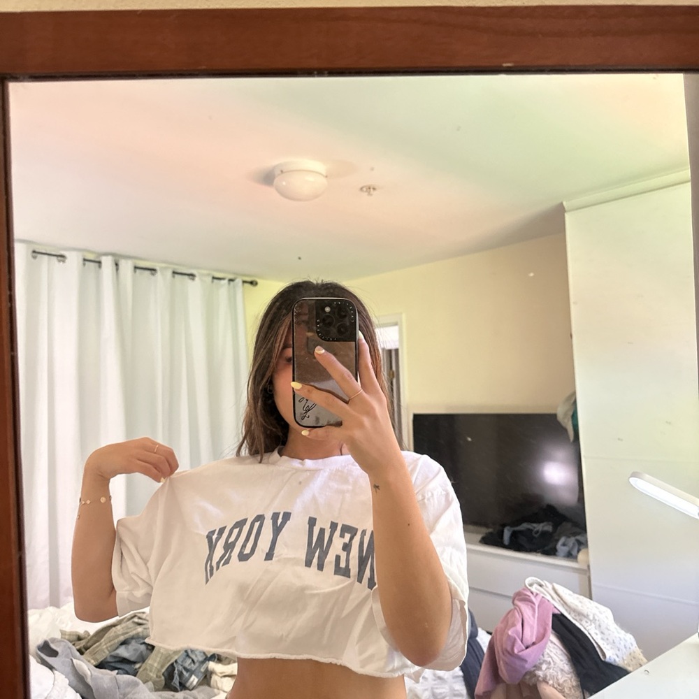 brandy melville - cropped new york shirt